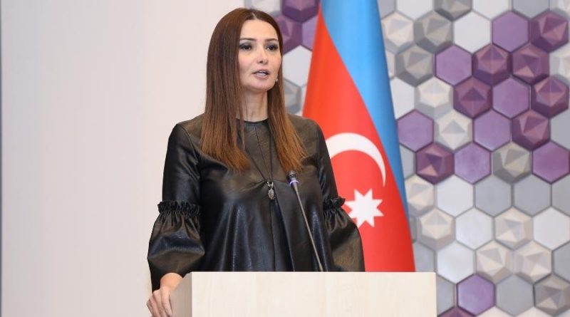 Qənirə Paşayeva Aydın Universitetində gənclərə səslənərək çağırış edib – VİDEO