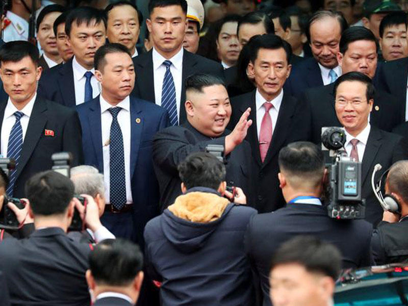 Kim Çen İn də Vyetnama çatdı - Mühüm görüşə saatlar qalıb - FOTO