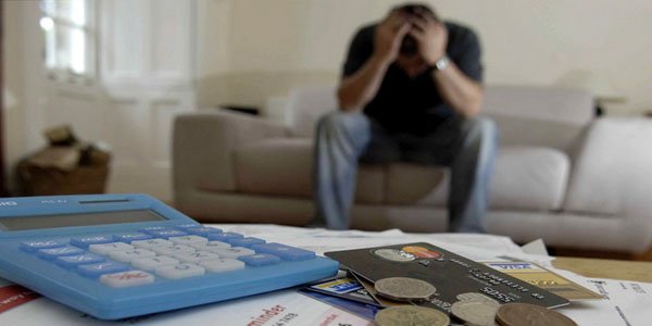 Ekspert problemli kreditlərin həlli yolunu açıqladı