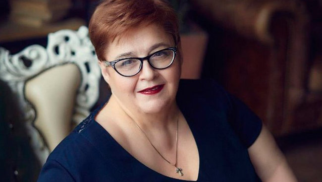 Məktəb direktorunu maaşın azlığına görə qaz açarı ilə döydülər – Foto