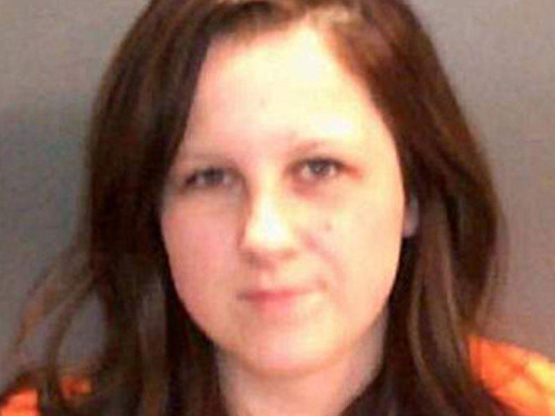 23 yaşlı qadın müəllim evinə gələn şagirdi ilə yatdığını etiraf etdi - FOTO