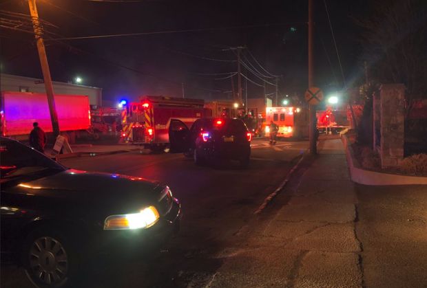 Nyu-Yorkda qatar yük maşını ilə toqquşdu: ölənlər var - VİDEO