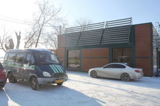 Rusiyada azərbaycanlıların kafesini sökdülər - FOTO