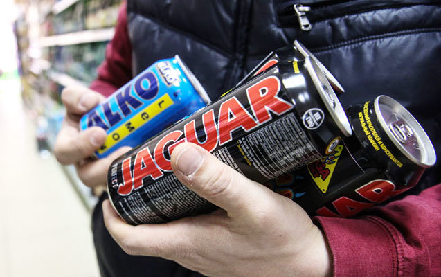 Azərbaycanda enerji içkisinin səbəb olduğu ölümlər və fəsadlar