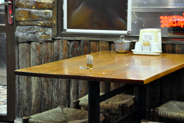 Gecə DƏHŞƏTİ! Restoranda hesabı bəyənmədilər və... - FOTOLAR