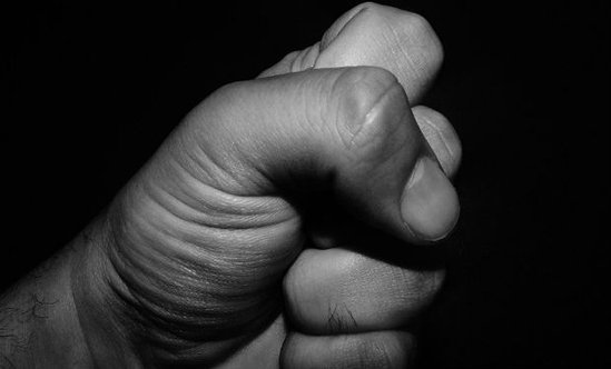 Həyat yoldaşını təhqir edən 13 illik dostunu öldürdü — Bakıda dəhşətli qətl