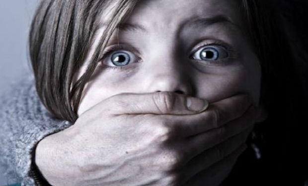 Nənəsinin sevgilisi tərəfindən zorlanan 11 yaşlı qız doğdu — Argentinada biabırçılıq