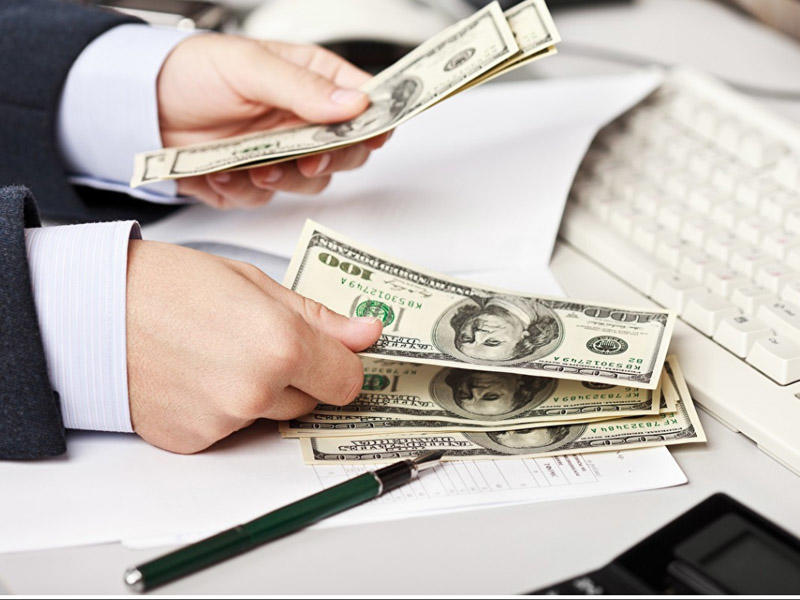 Dollar kreditlərini manata çevirmiş şəxslər də prezidentin fərmanından faydalanacaqlar