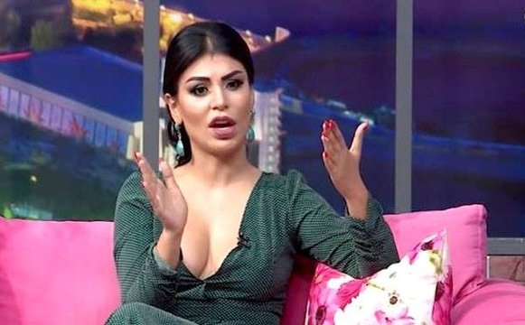 Afaq Aslan Gecə Geymində Sinəsini Açdı – FOTOLAR
