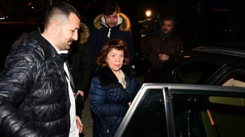 Məşhurun anası Kənan Doğulu ilə Beren Saatın boşanması haqqında nələr dedi? - FOTO