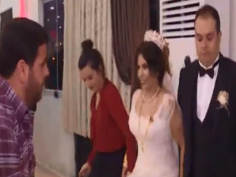 Ata qızının toyunda görün nə etdi - Azərbaycanlı aparıcı onu çəkib EFİRƏ VERDİ - FOTO