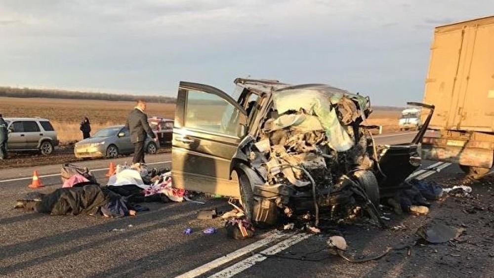 В Ставропольском крае в аварии погибли шесть граждан Азербайджана
