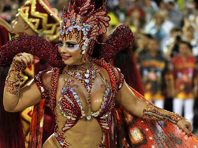 Dünyanın ən məşhur karnavalı keçirildi - FOTO