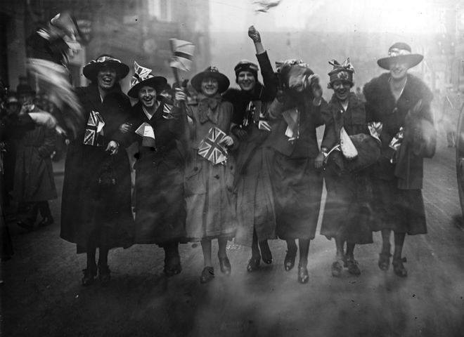 8 mart bayramının tarixi-Yəhudi bayramı yoxsa iki qadının istəyi? — FOTOLAR