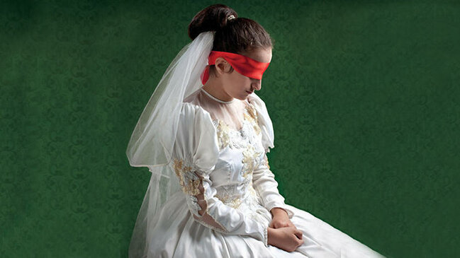 3 yaşlı qızları gəlin kimi satırlar- TÜKÜRPƏDƏN SƏBƏB