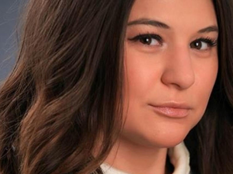 Sevgilisi məmura 8 martda 