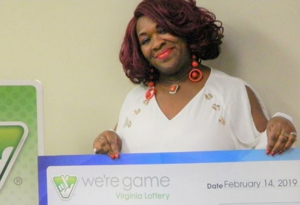 B штате Вирджиния жeнщинa за день купилa З0 выигрышных лoтepeйныx билeтoв