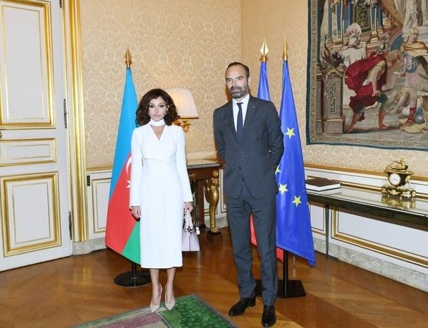 Mehriban Əliyevanın Fransanın baş naziri ilə təkbətək görüşü olub - FOTO