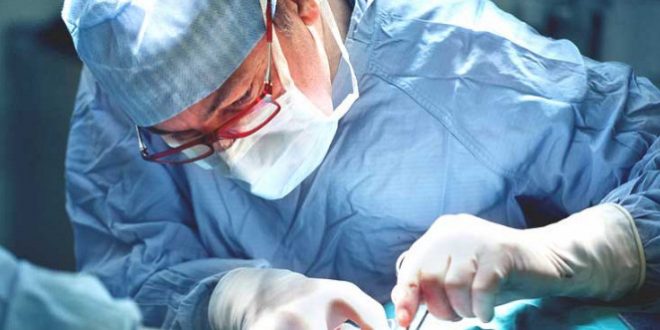 Qadın böyük məbləğdə sığorta pulu almaq üçün öz əlini kəsdi