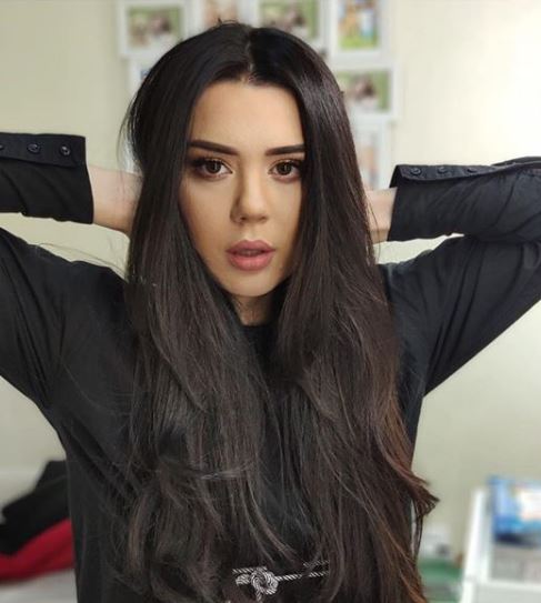 Rəqqasə Oksana makiyajsız... - Foto