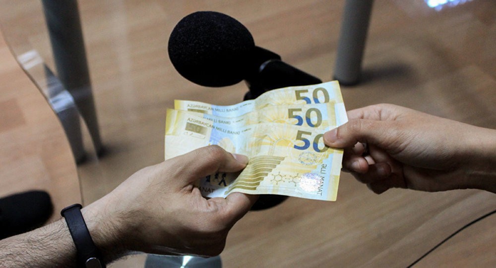 Среднемесячная зарплата наемных работников в Азербайджане взросла на 7,2%