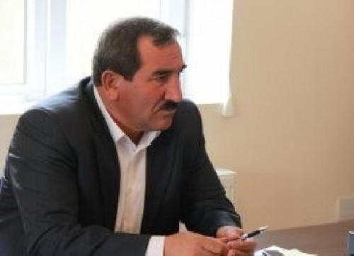 SON DƏQİQƏ:Bələdiyyə sədri işçisini döyüb komaya saldı – AZƏRBAYCANDA