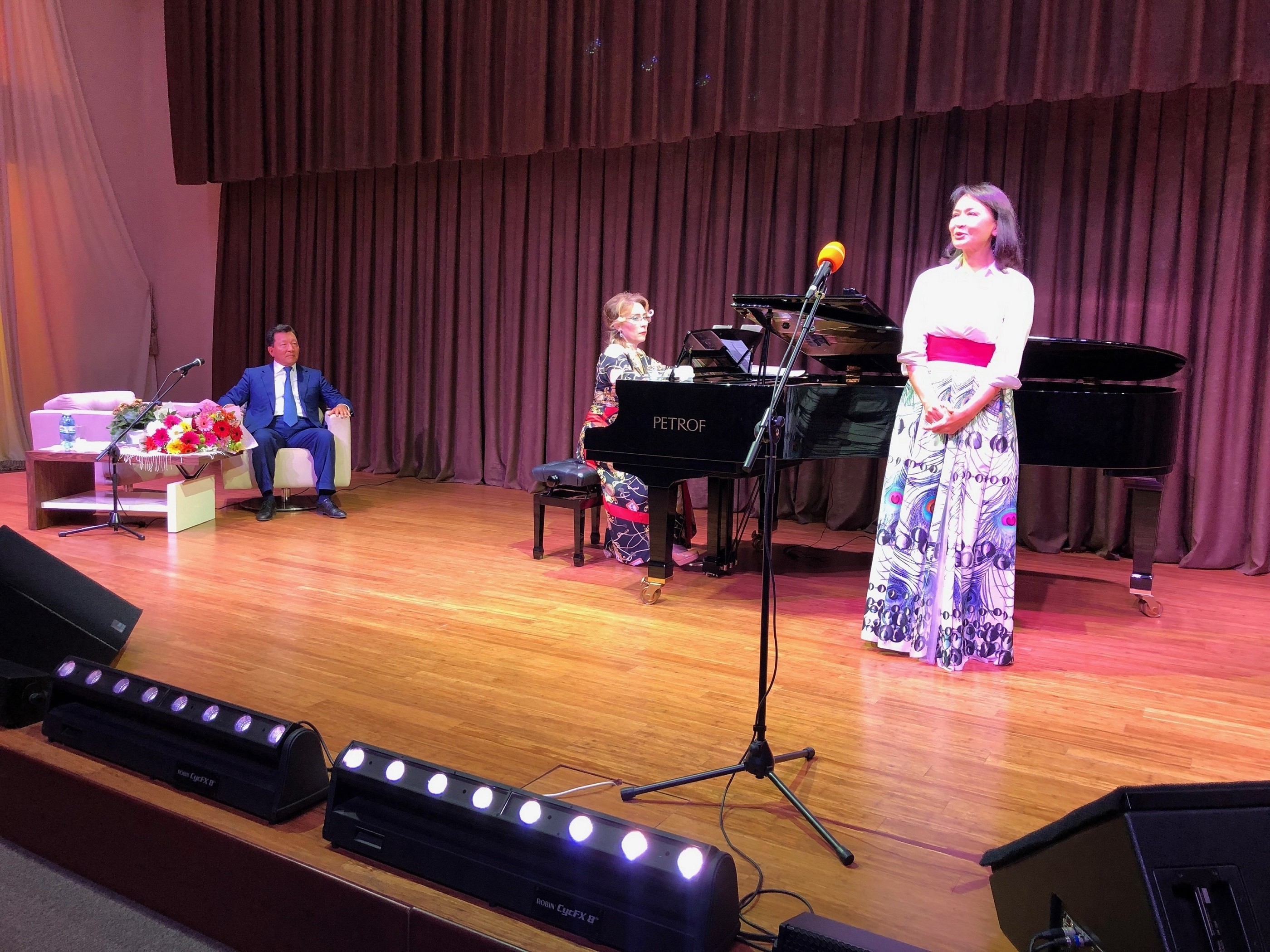 В Баку состоялась творческая встреча с деятелями культуры Казахстана