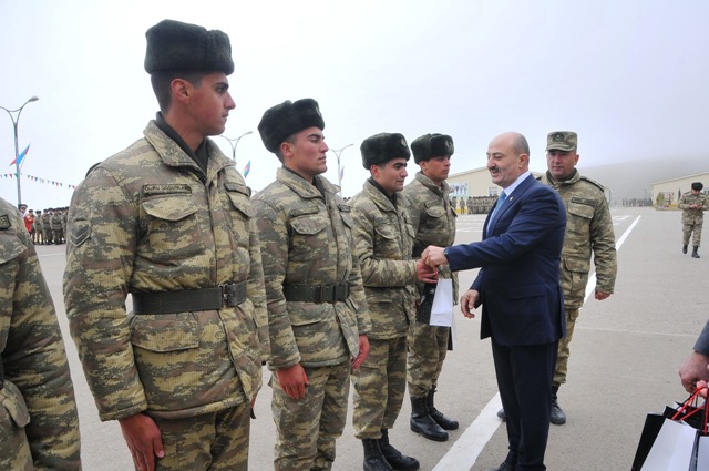 Nəsimi rayon ictimaiyyətinin nümayəndələri cəbhə bölgəsində xidmət edən əsgərlərlə Novruz bayramını qeyd etdilər