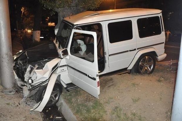 Şəmkirdə “Gelandewagen” və “Mitsubishi” toqquşdu - VİDEO