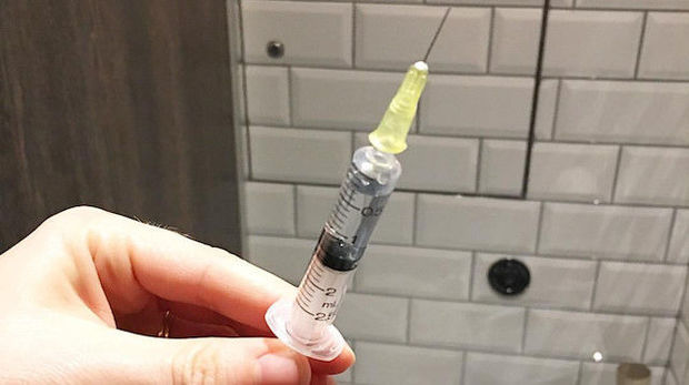 Bədəninə meyvə suyu yeridən qadın ölümdən döndü