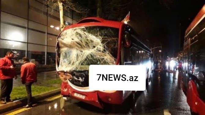 SON DƏQİQƏ: İki Bakubus avtobusu bir-birinə girdi – FOTO