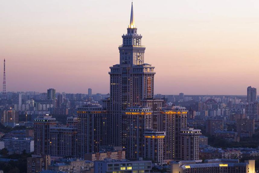 Oqtay Əsədov dünyanın ən hündür yaşayış binasında iki mənzil alıb