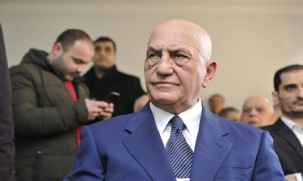 Əli İnsanov həbsxana yoldaşları ilə bir arada – Foto