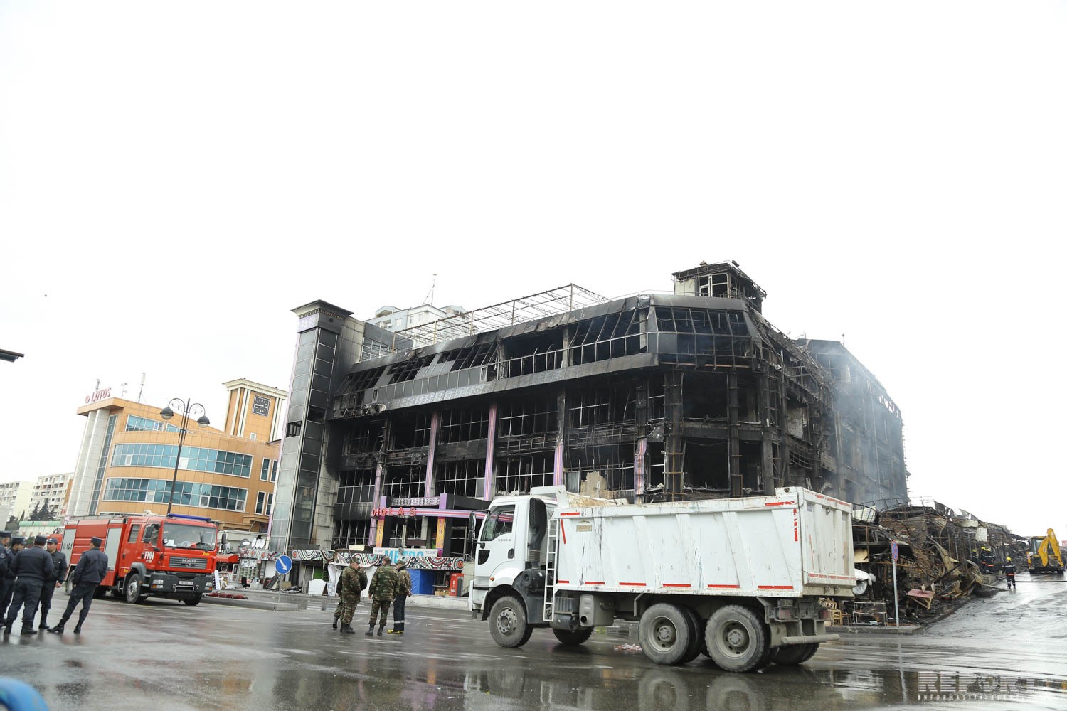 МЧС: Пожар в Diqlas полностью потушен, в ближайшие дни начнутся работы по демонтажу