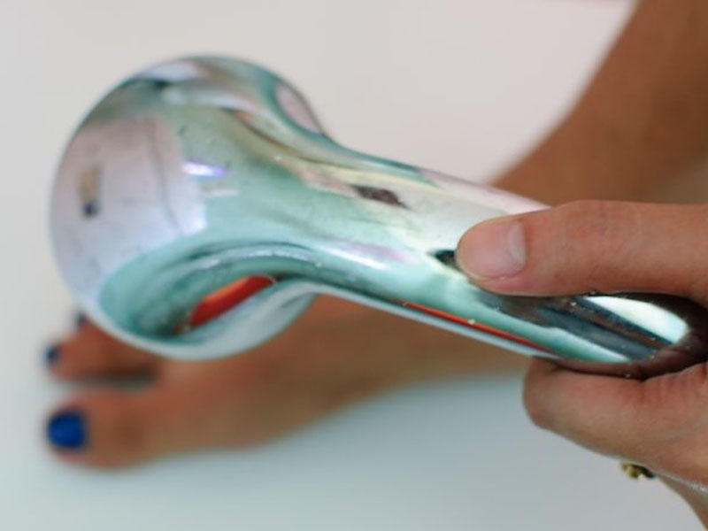 Ayaq tərləməsi və qoxusunun qarşısını almaq üçün 12 üsul