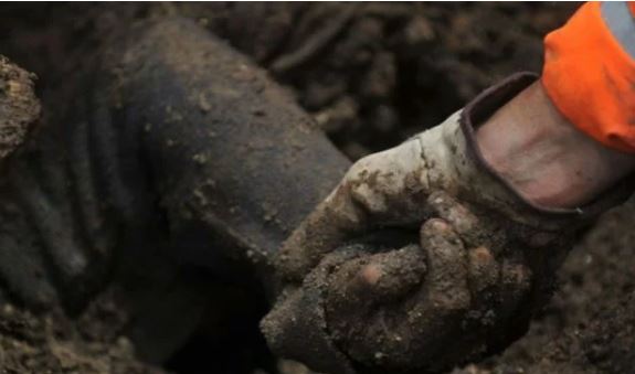 49 yaşlı kişi diri-diri torpaq altında qalaraq can verdi - Azərbaycanda