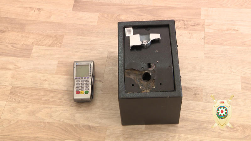 Bakıda ŞOK CİNAYƏT - Obyektin damından girib seyfi apardılar