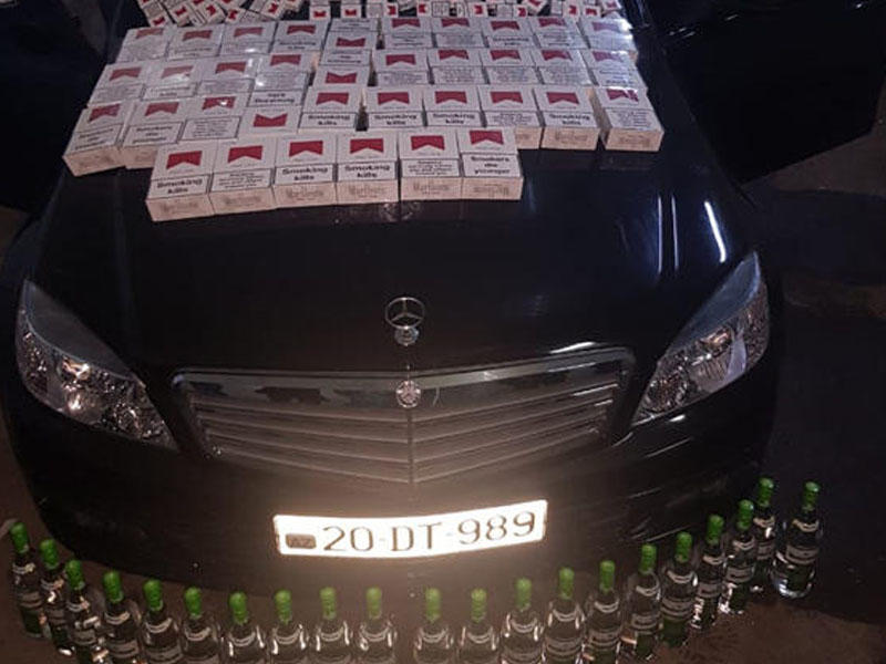 Azərbaycana qanunsuz yolla keçirilən tütün məmulatları və spirtli içkilər aşkar edildi