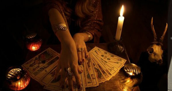 Ana və oğlu cinlərə qonaqlıq vermək adı ilə yarım milyonluq dələduzluq etdi - Bakıda