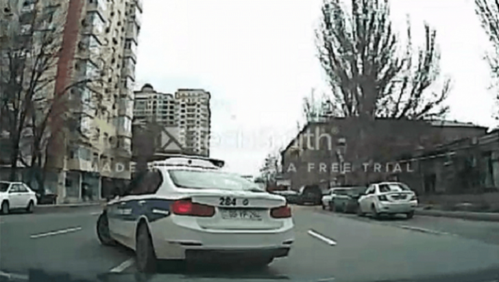 Eyni anda üç qayda pozaraq qəza şəraiti yaradan yol polisi- 99 YP 284+VİDEO