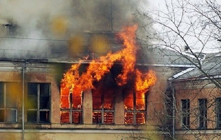 SON DƏQİQƏ: Bakıda məcburi köçkünlərin məskunlaşdığı yataqxana yanır - YENİLƏNİB