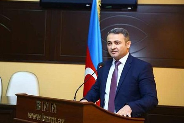 Rövşən Məmmədov Aparat rəhbərini İŞDƏN ÇIXARDI