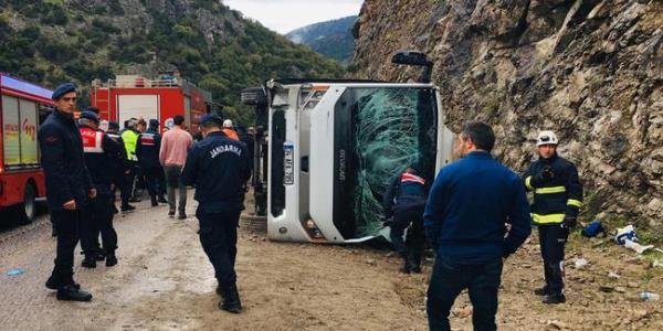 SON DƏQİQƏ: Sərnişin avtobusu qəzaya uğradı: ölənlər və yaralananlar var
