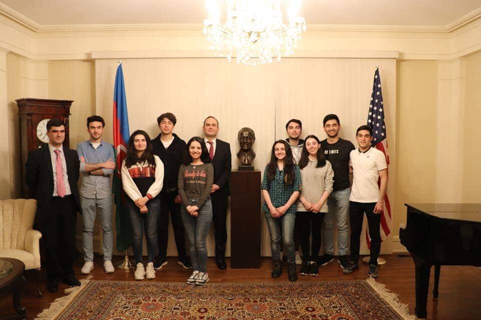 Gənclər Fondu 5 tələbəni Vaşinqtonda keçirilən beynəlxalq tədbirə göndərdi