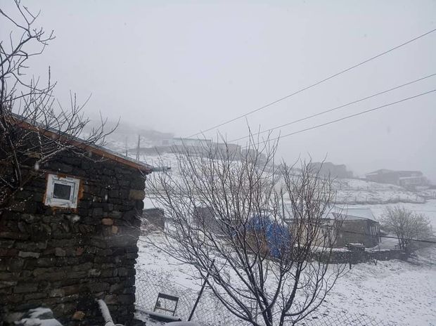 Xınalığa qar yağır - FOTO/VİDEO