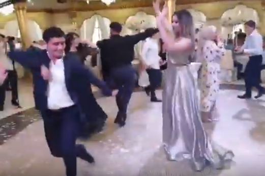 Çunayev dağıstanlı xanımla “Ləzginka” oynadı - VİDEO