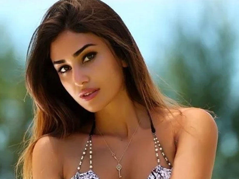 Pərvin Abıyeva sərxoş vəziyyətdə hava limanında - VİDEO