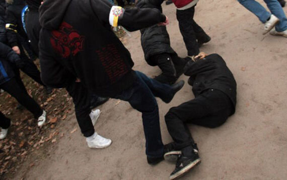 Dostunun xalasına görə bıçağa əl atdı – 