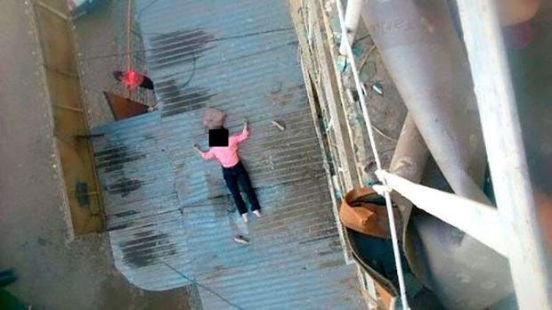 Bakıda daha bir intihar - 18 yaşlı qız özünü binadan atdı