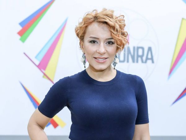 Tünzalə Ağayevanın Alt Paltarı Göründü – Transparan Geyimdə FOTOLAR